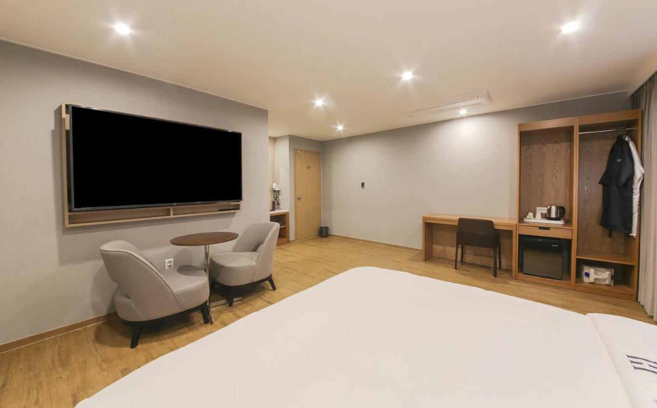 H Avenue Hotel In 庆州 外观 照片