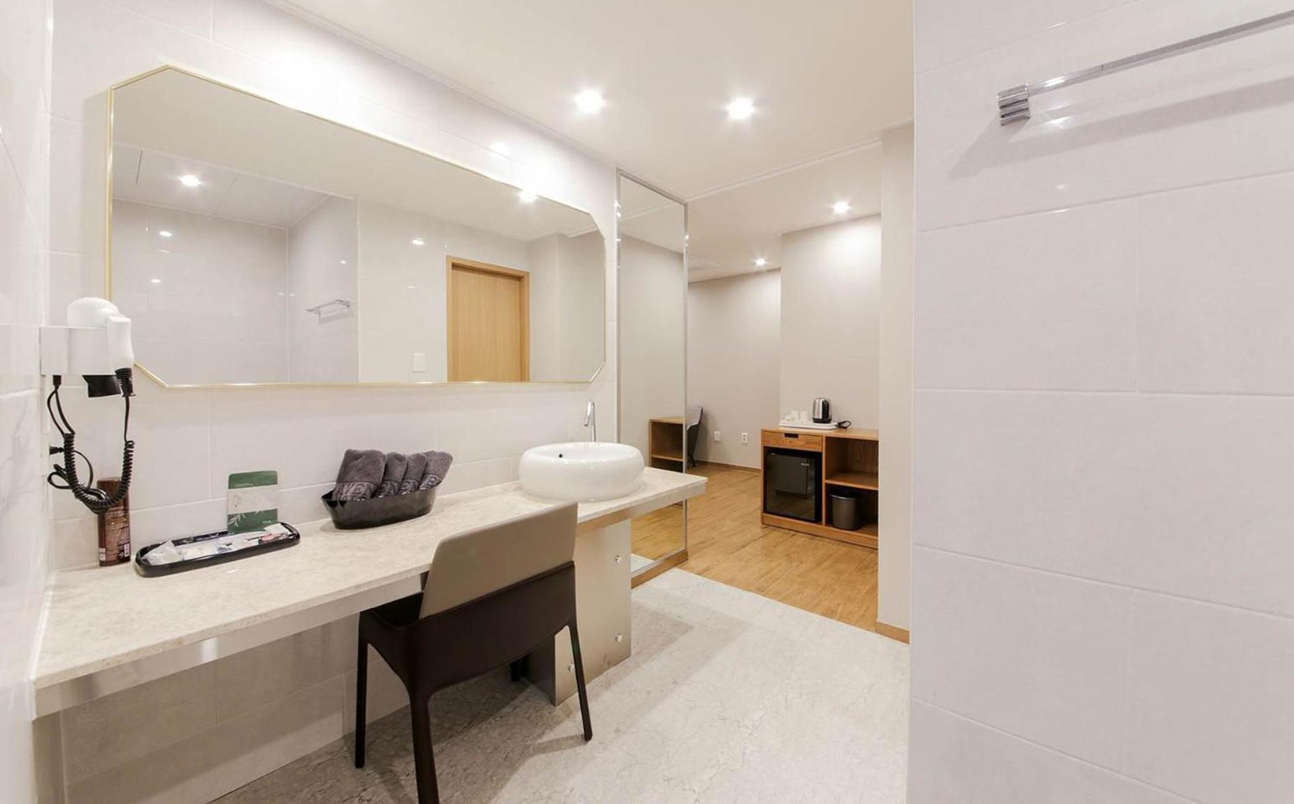 H Avenue Hotel In 庆州 外观 照片