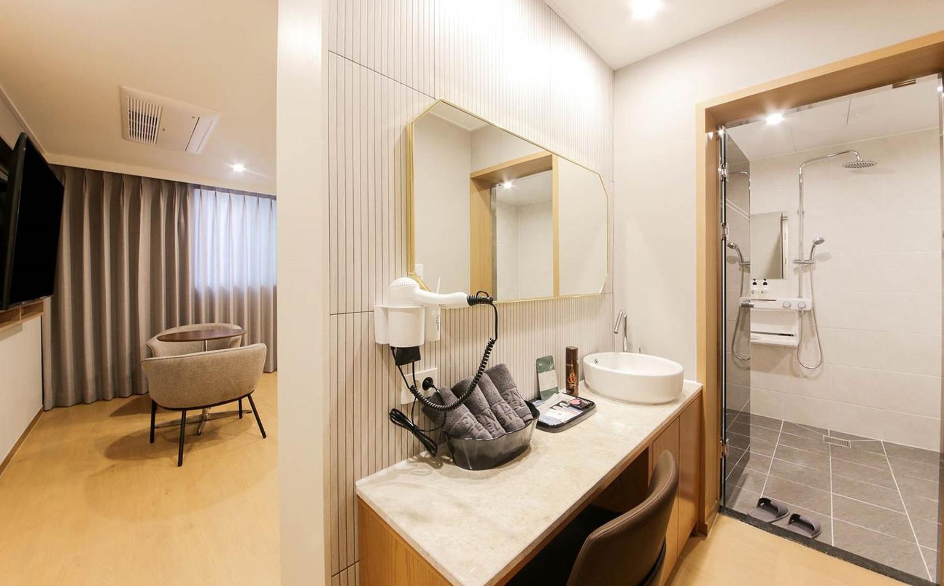 H Avenue Hotel In 庆州 外观 照片